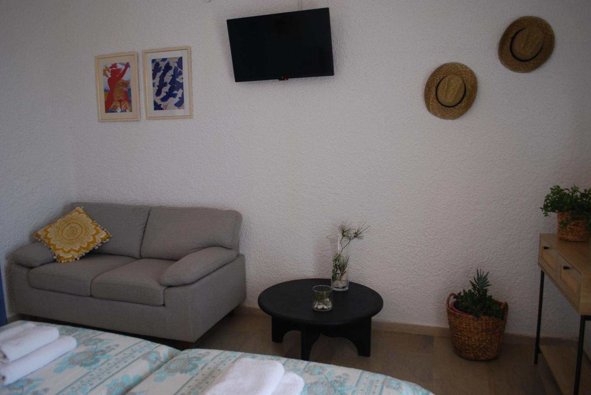 Sunset Rooms Agia Marina  Buitenkant foto