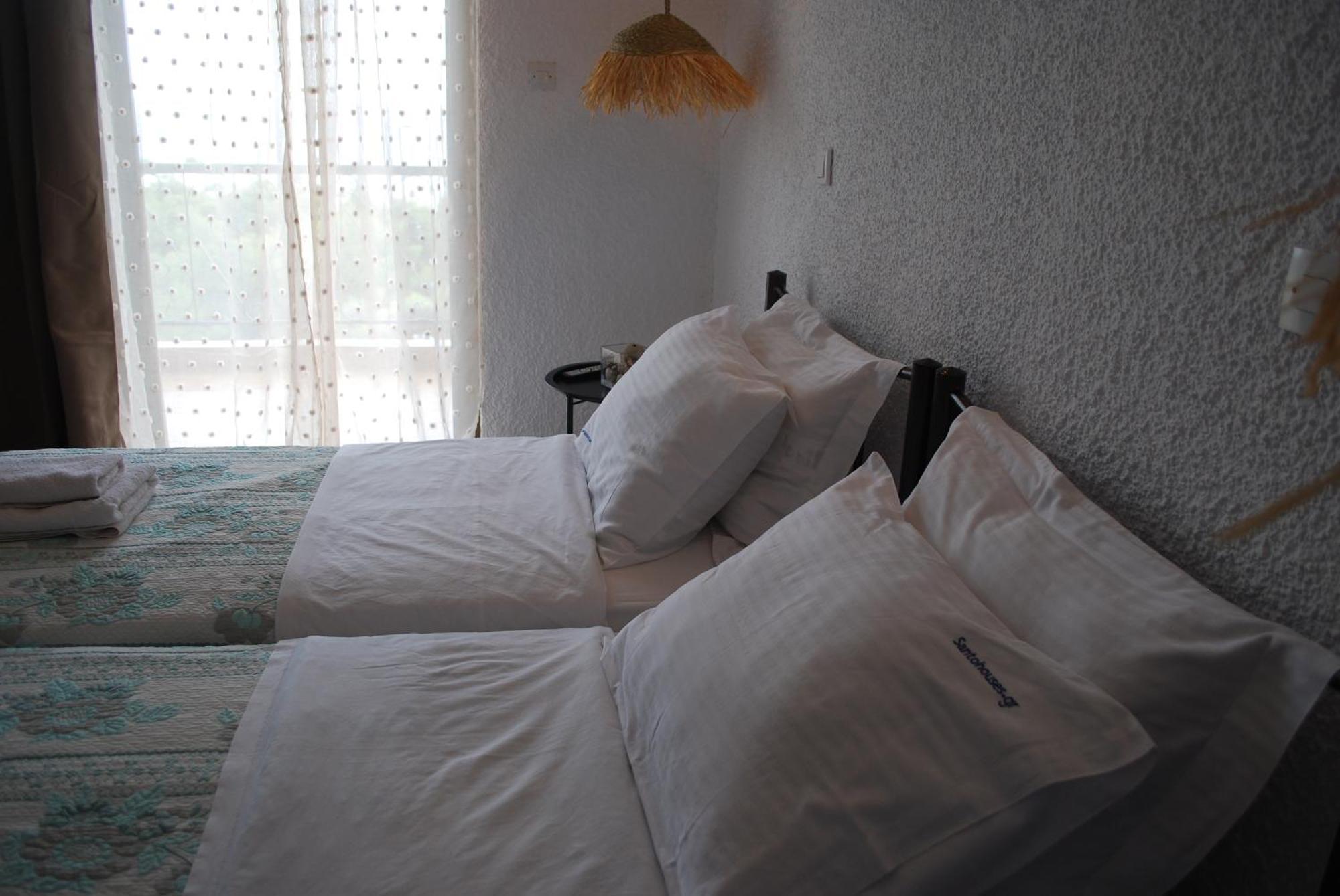 Sunset Rooms Agia Marina  Buitenkant foto