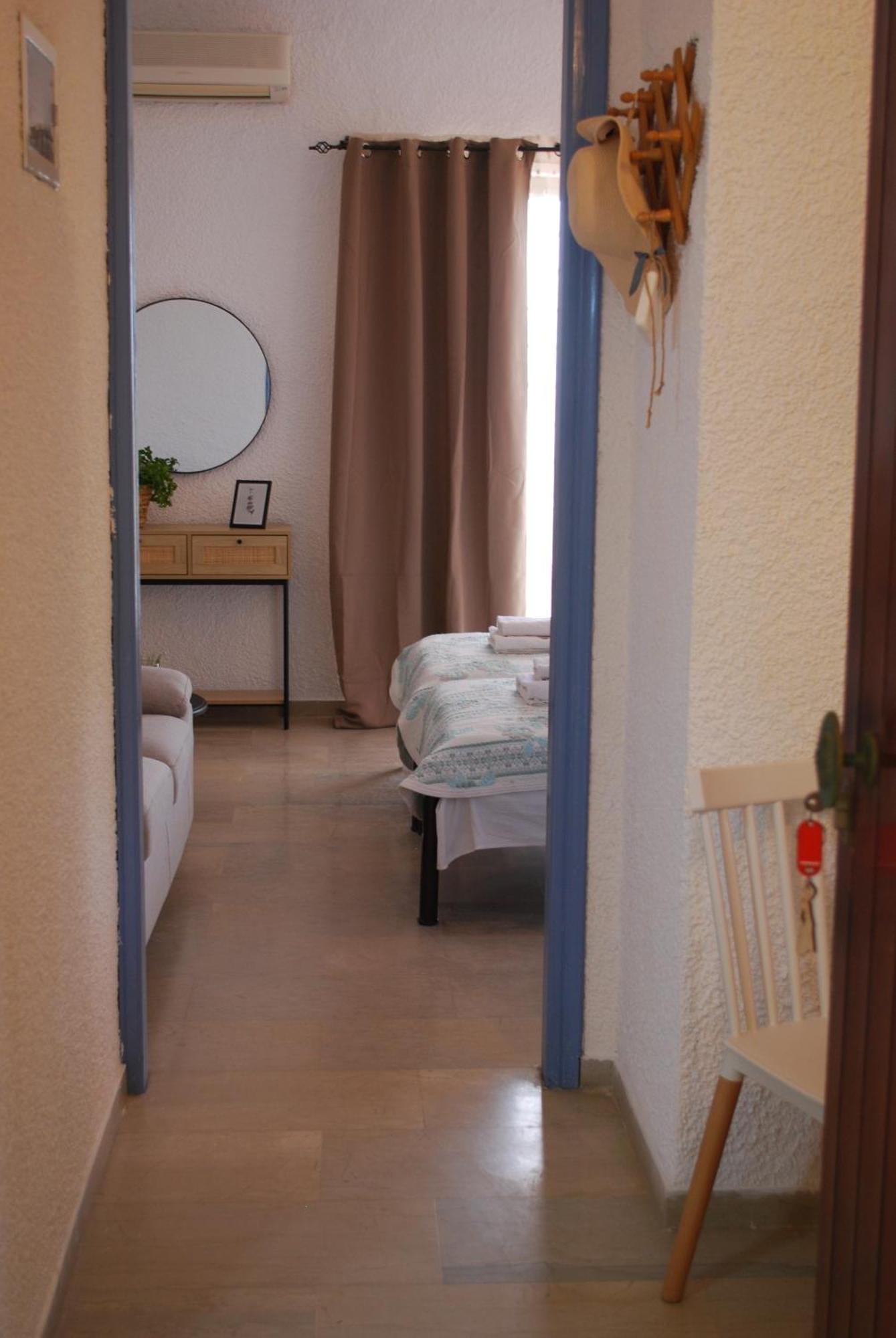 Sunset Rooms Agia Marina  Buitenkant foto