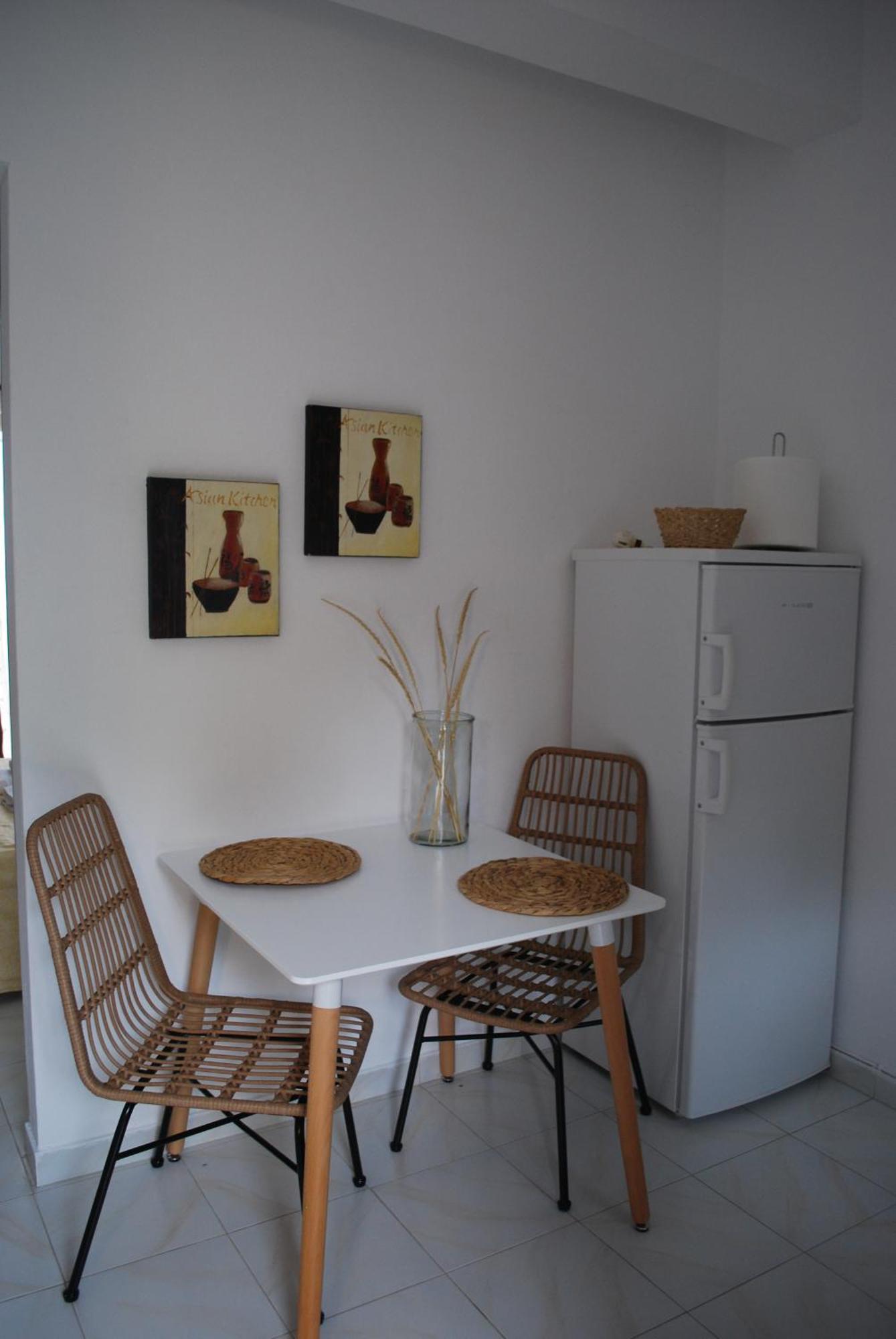 Sunset Rooms Agia Marina  Buitenkant foto