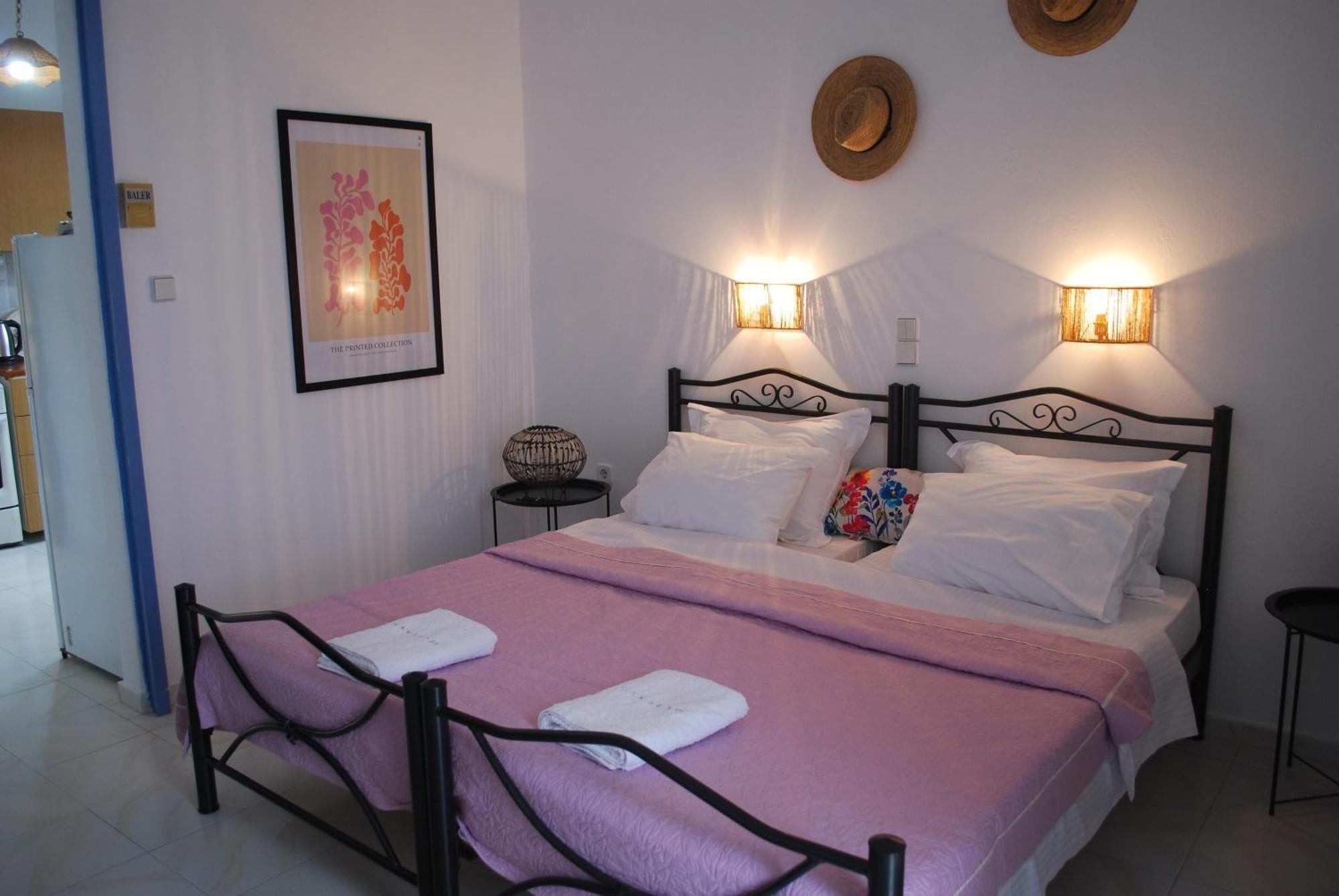 Sunset Rooms Agia Marina  Buitenkant foto